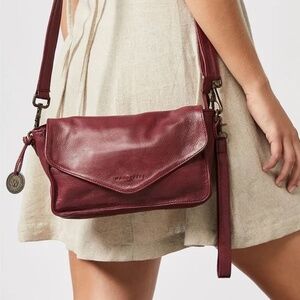 Wanderers Travel CO. US - THE VIENNA CROSSBODY CLUTCH Burgundy